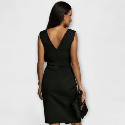 Desi – Robe fendue à col en V